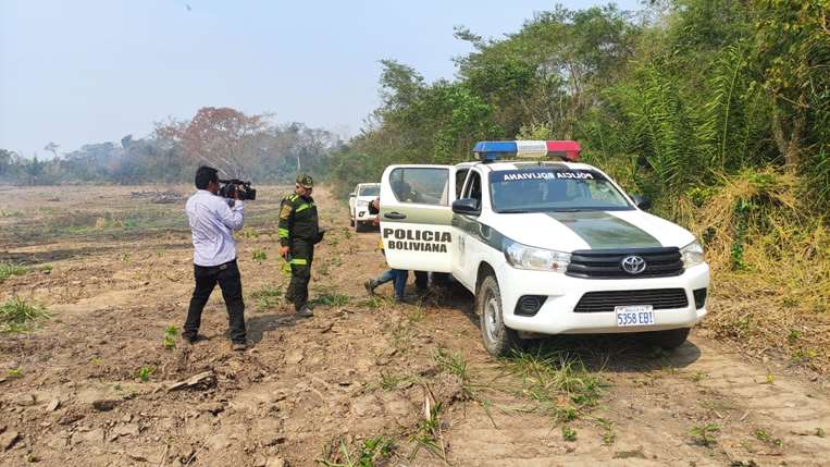 Dos sujetos estaban quemando en la Reserva Forestal de Guarayos