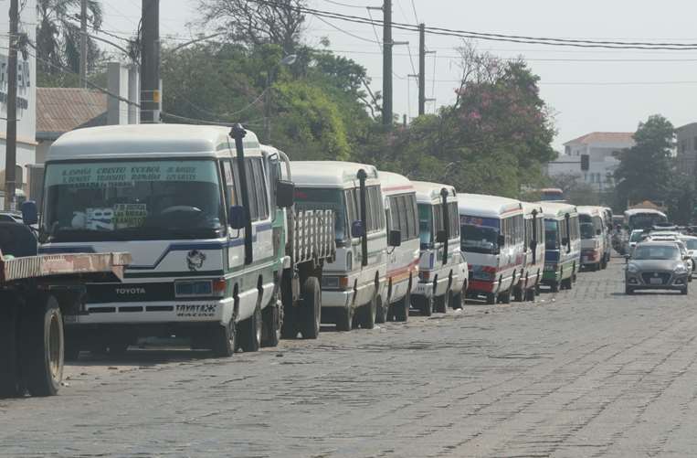 fila en surtidores