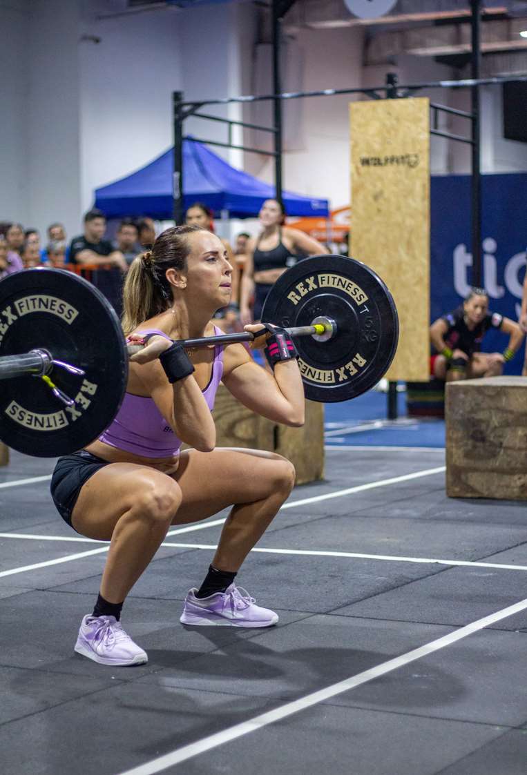 Lorena Lavayén practica CrossFit