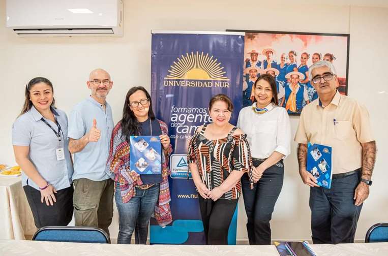 Trabajadores de la Universidad Núr