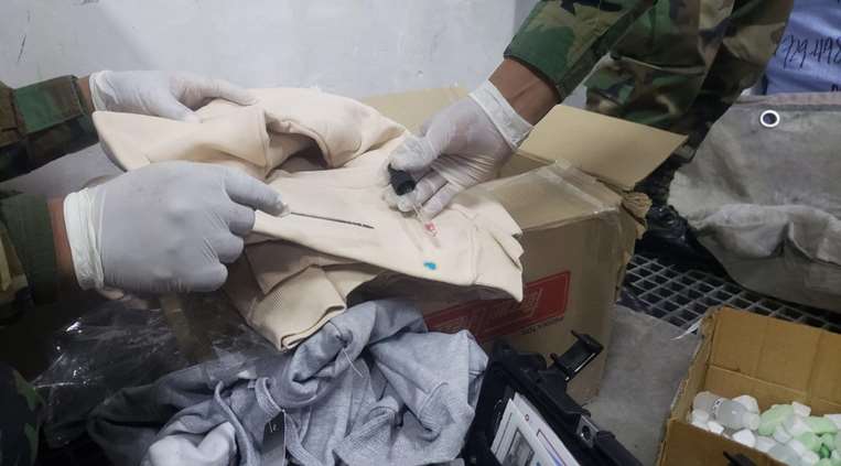 Hallan droga impregnada en ropa en El Alto