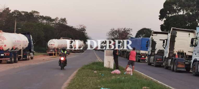 Bloqueo en la doble vía a La Guardia/Foto: Jorge Gutiérrez