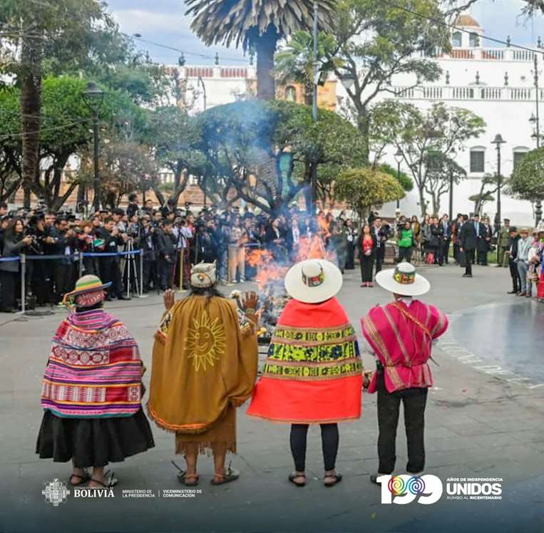 Actos por las fiestas patrias en el 199°aniversario de Bolivia. Fotos: Presidencia