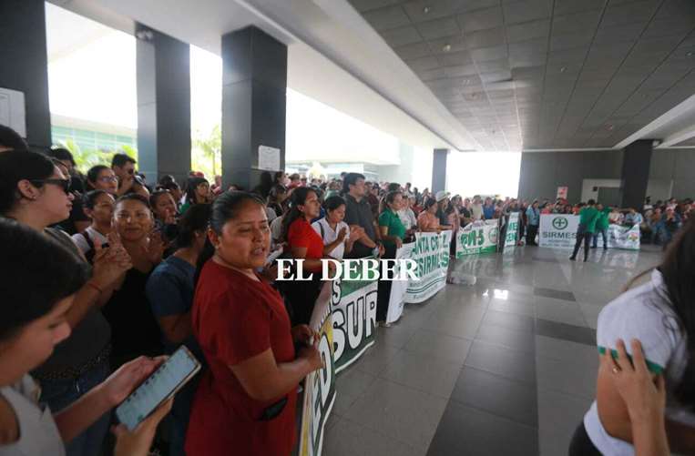 Fesirmes protesta en la Quinta Municipal | Foto: Fuad Landívar