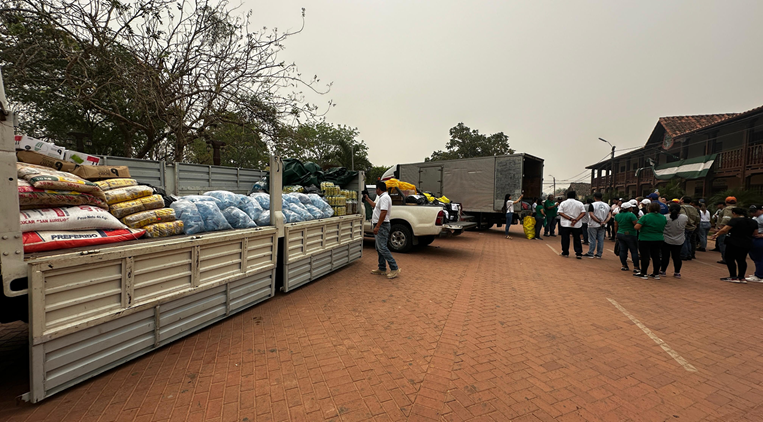 Organizaciones cruceñas envían ayuda para bomberos voluntarios 