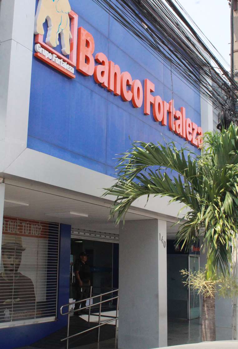 Banco Fortaleza ya cuenta con siete sucursales en el país. Foto: Mauricio Vasquez