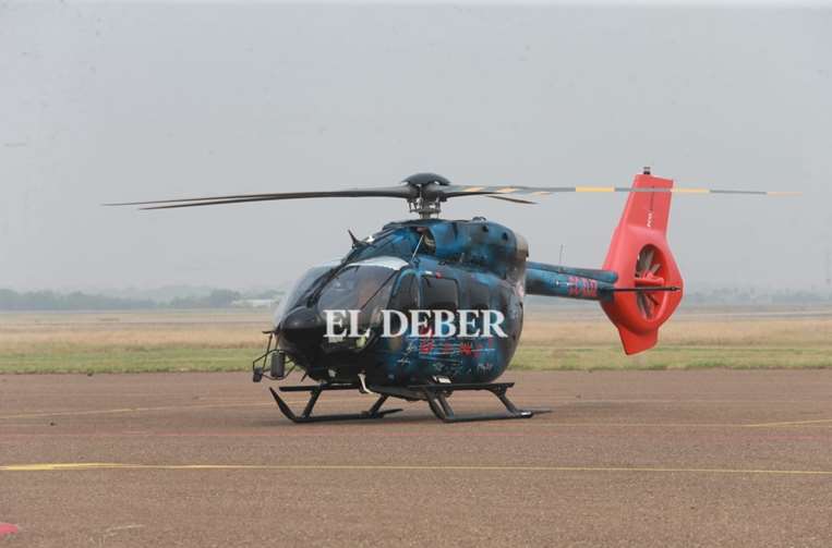 Helicóptero francés llega a Bolivia. Foto: Fuad Landívar