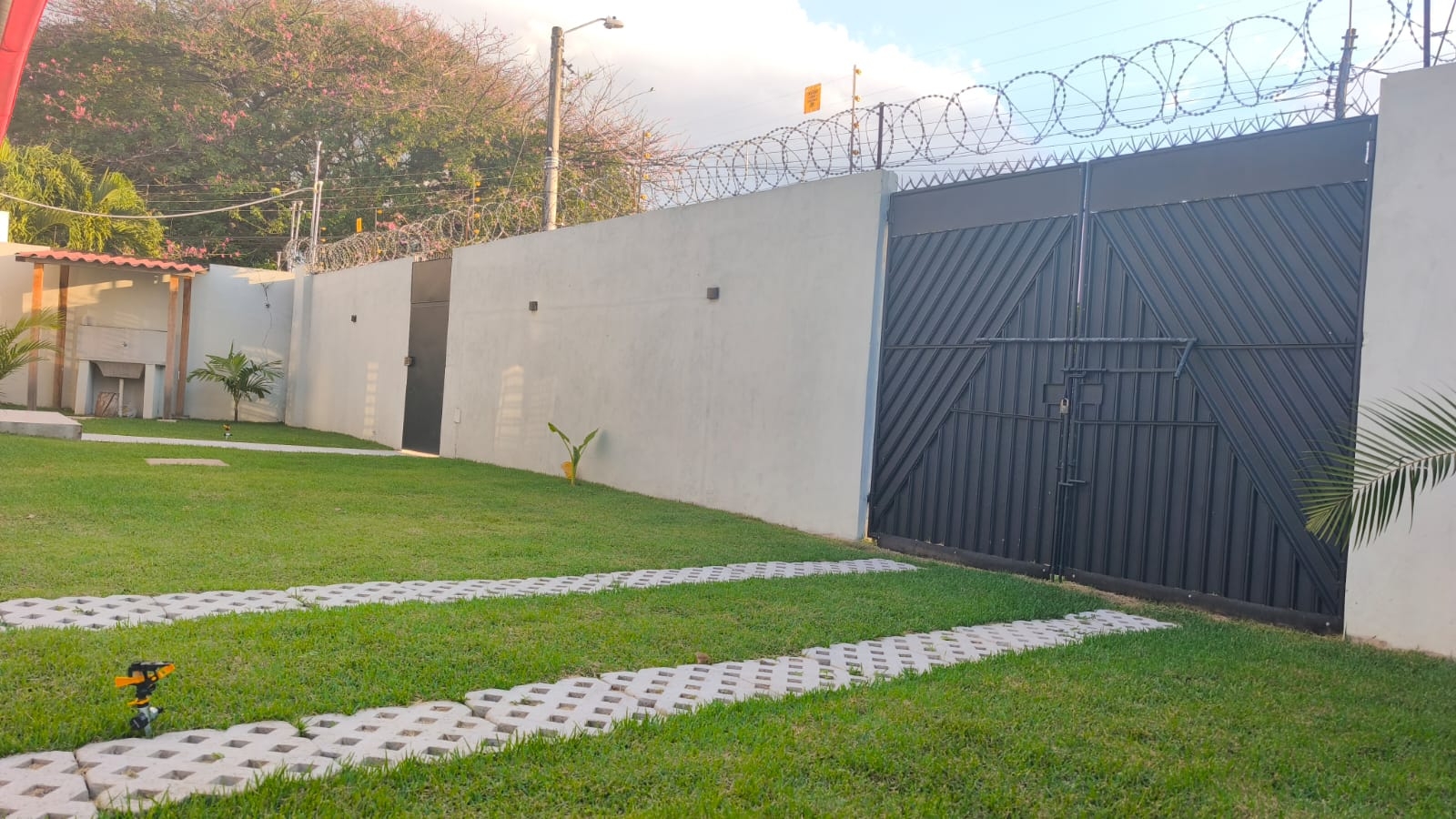 CASA  EN ALQUILER