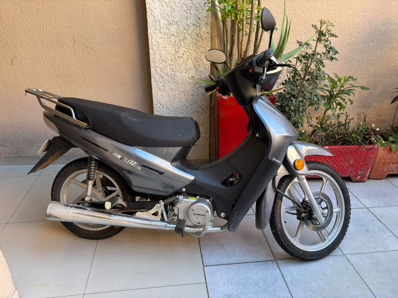 Hermosa motocicleta - image 1